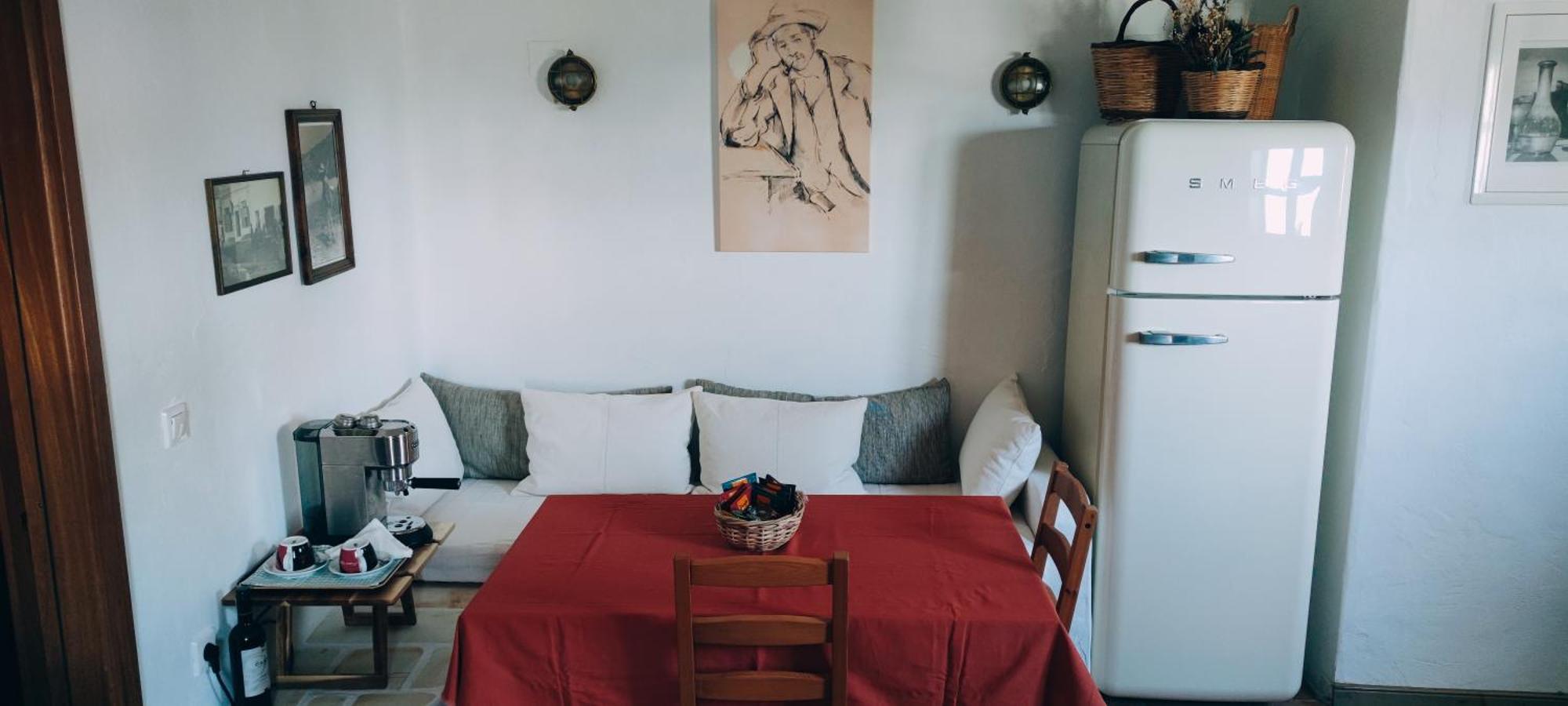 Patelo House *